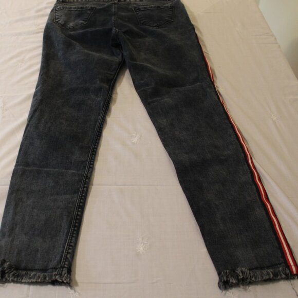 Jeans -025 - Picture 2 of 4